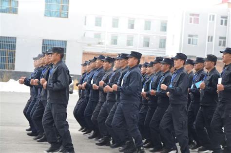 定海举行警务辅助人员授衔仪式