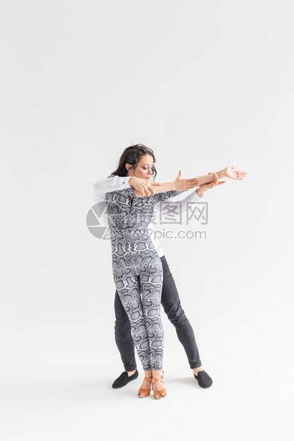 社交舞巴哈塔舞基宗巴舞探戈舞人的概念高清图片下载-正版图片506231697-摄图网