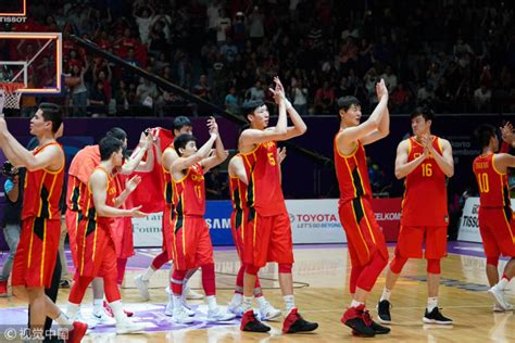 2018雅加达亚运会男篮1/4决赛，中国男篮红队98-63大胜印尼男篮