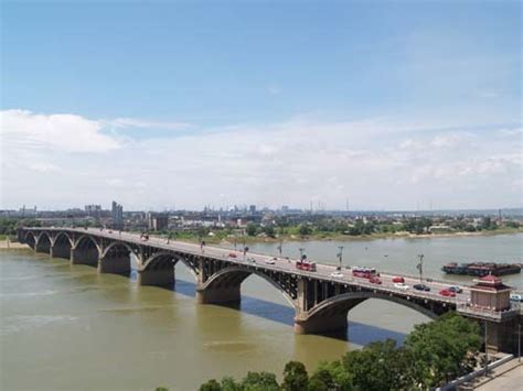 平益高速南阳湘江特大桥合龙 系全国最大跨径波形钢腹板悬拼梁桥 - 要闻速递 - 新湖南