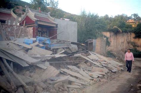 甘肃定西岷县附近发生6.6级左右地震 民房受损坍塌-中新网