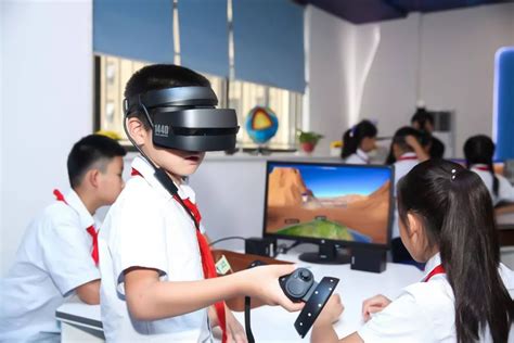 VR课堂 - 萌科教育