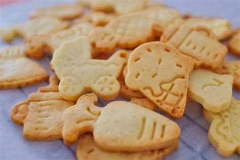 迪士尼手工饼干的做法_迪士尼手工饼干怎么做_迪士尼手工饼干的家常做法_陈立【心食谱】