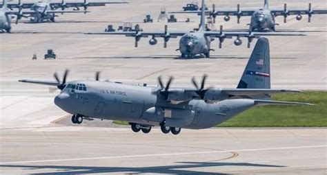 美国为何大面积地停飞C-130H“大力神”运输机__凤凰网