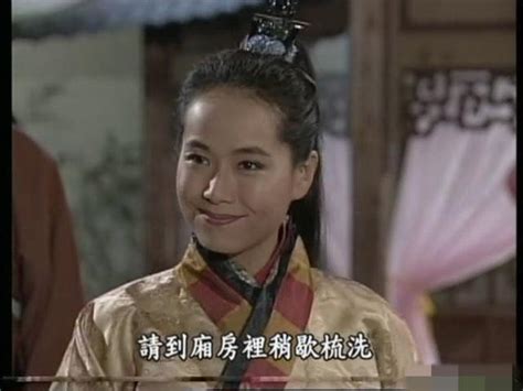 九个版本"赵敏"：张敏回眸惊艳，安以轩可爱，最雌雄不分的是她