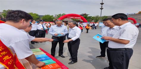 忻州市生态环境局忻府分局在古城开展志愿服务活动