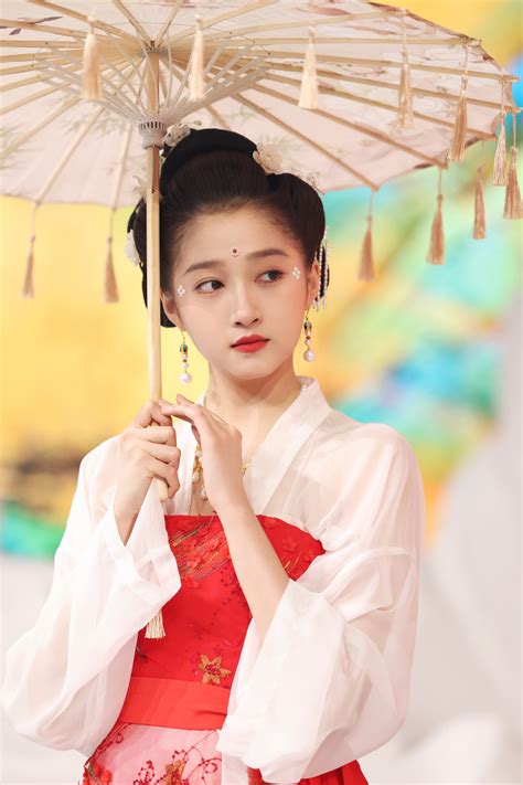 关晓彤古风图片头像女生