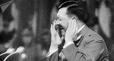美中情局解密：希特勒有施虐受虐倾向 还是一名双性恋者