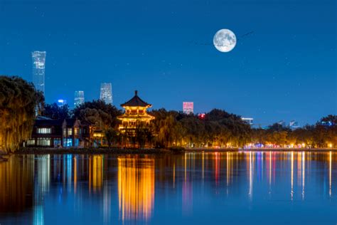 北京最美夜游指南，亮马河开航了__财经头条