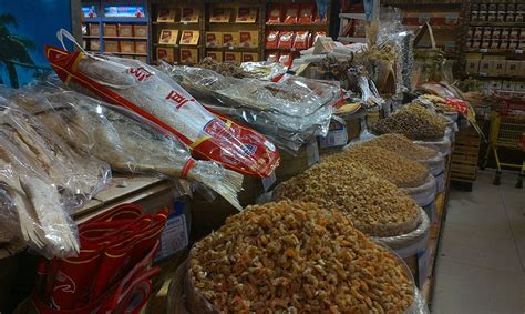 巴掌大“小糖丸”西瓜现身海南三亚超市 1只2斤售价15元_果皮