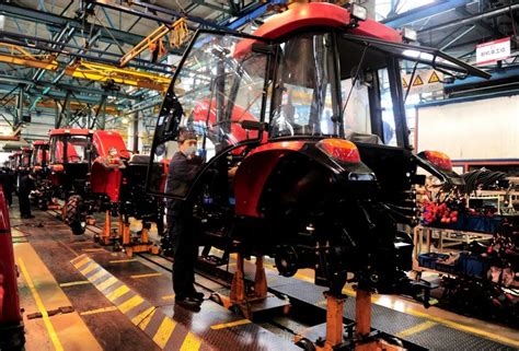 历史上的今天11月1日_1959年中国一拖集团前身第一拖拉机制造厂成立。
