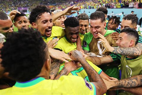 神来之笔！巴西1-0瑞士提前出线 连续17场不败创造历史凤凰网体育_凤凰网