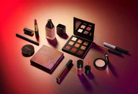 颜值至上！从4家上市化妆品公司看国内美妆行业现状 | CBNData