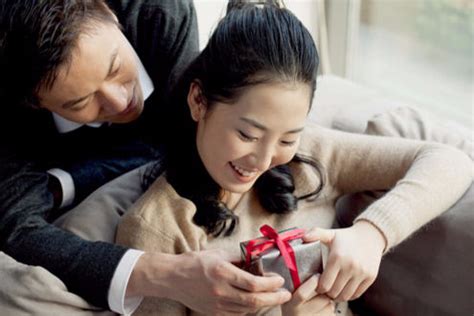 婚姻选择爱情还是现实 - 中国婚博会官网