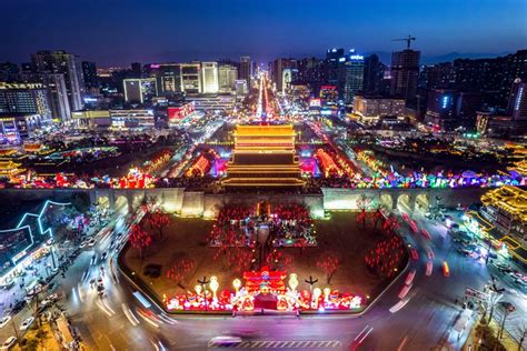 西安城墙新春灯会：中国年味又一种打开方式 - 西部网（陕西新闻网）