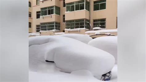 “雪窝子”发威，一场大雪过后车都找不到了_凤凰网视频_凤凰网