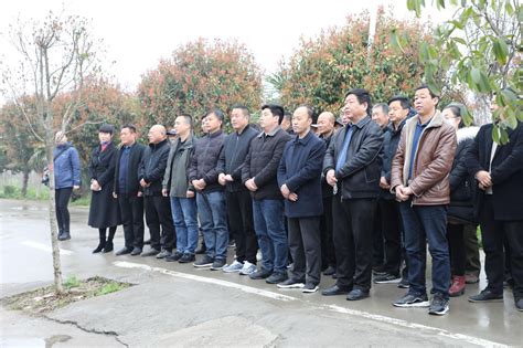 江阴教育网 － 江阴支教团队在陕西延川县中组织爱心助学活动