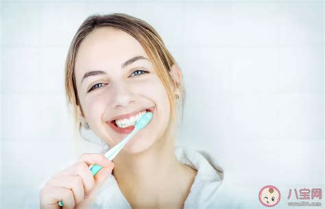 为什么刷牙时会出血 牙龈出血了怎么办 _八宝网