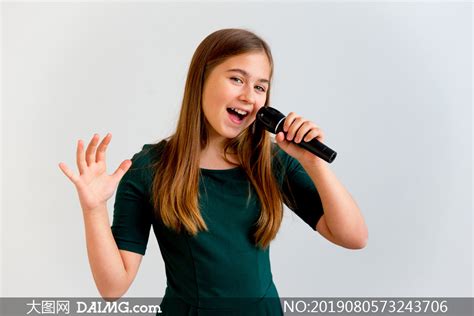 小孩唱歌图片素材-正版创意图片501155290-摄图网