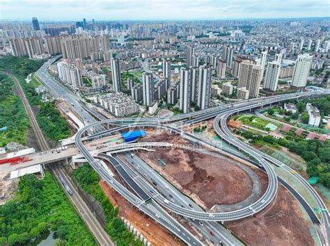 江西赣州：加快城市快速路网建设-人民图片网
