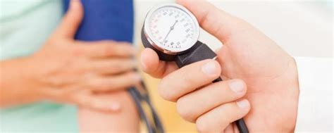 血压多高才算高？各年龄段血压标准一览表，降血压有2招
