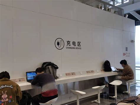 桂林机场候机楼新增充电设施，解决旅客出行“无电之忧”-中国民航网
