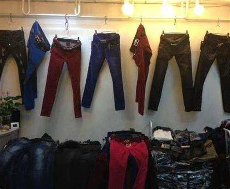 义乌在哪里有批发1688时尚女短仿皮裤厂家?5元裤子市场价格图片 - 尺码通