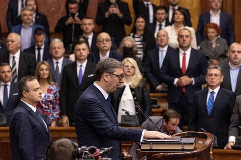 塞尔维亚总统武契奇宣誓就职 开启第二个5年任期