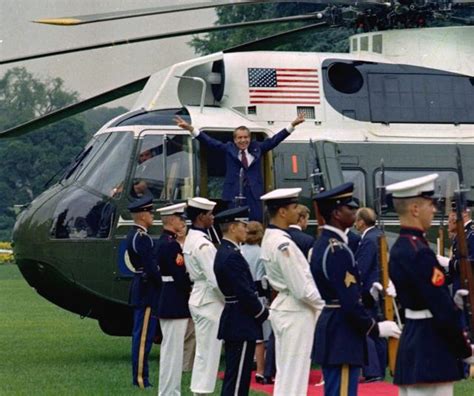 送走特朗普“陆战队一号”换机型 服役60年的海王直升机谢幕|空军一号|特朗普|白宫_新浪新闻