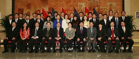 中国驻休斯敦总领事高燕平携馆员向全国人民致以新春祝福--国际--人民网