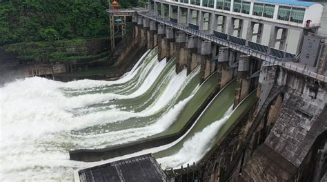 多图直击｜怀柔西水峪水库泄洪现场_京报网