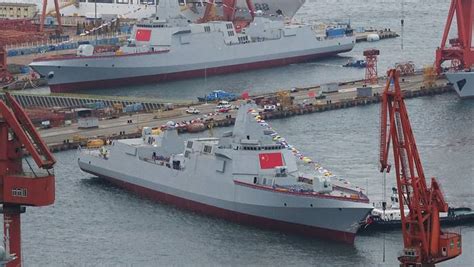 5年前的今天，055型万吨大驱首舰“南昌”舰成功下水|南昌市|055型|中国海军_新浪新闻