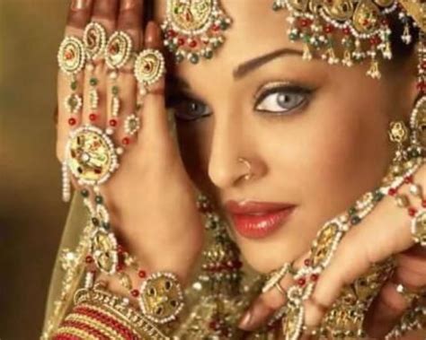 印度第一美女！艾西瓦娅·雷，美得像是从画中走出来！