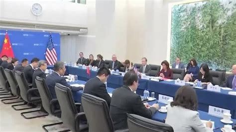 中美商务部长会谈，解决双边经贸关系重要问题_凤凰网视频_凤凰网