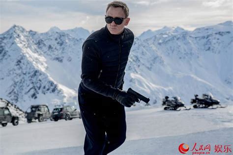 视频：《007：幽灵党》首曝拍摄日志邦德黑衣造型现身世界之巅_娱情速递_温州网