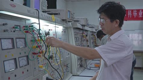 长江大学电子信息学院实验示范中心