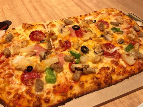美味至尊披萨营养芝士味道摄影图配图高清摄影大图-千库网