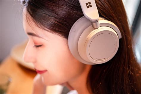 聆听美的时刻，微软Surface Headphones 2无线降噪耳机__财经头条