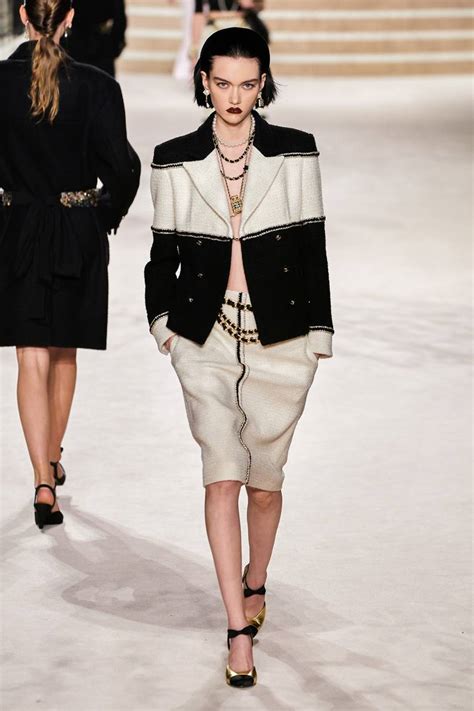 香奈儿的黑白浪漫丨Chanel 2020秋冬早秋系列-服装品牌新品-服装设计网