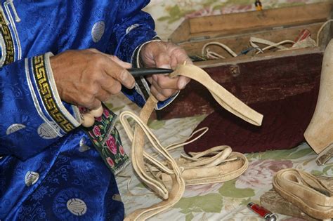 鄂尔多斯西部蒙古族头饰及制作工艺 - 传统技艺 - 鄂尔多斯文化资源大数据