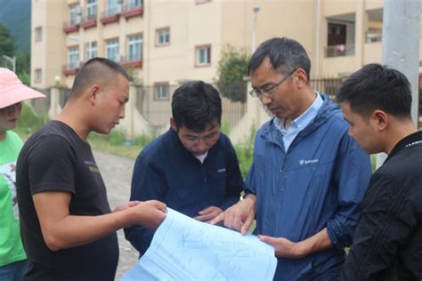 林芝市副市长、察隅县委书记扎西平措一行深入特困人员供养中心检查指导工作