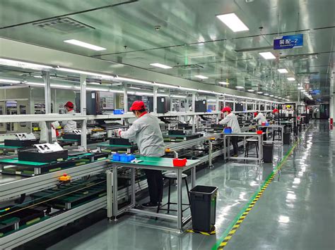 四川泸州：“数智化”工厂生产忙-人民图片网