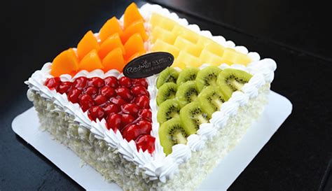 6英寸蛋糕与8英寸蛋糕对比，2款新鲜水果生日蛋糕，你喜欢哪款_腾讯视频