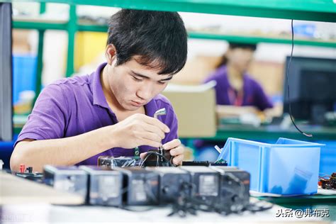 北汽动力发动机生产线工业机器人年度维修，调试保养案例 - 岚祥机器人技术（北京）有限公司