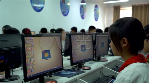 计算机学院新工科实验班开展暑期大数据开发实训