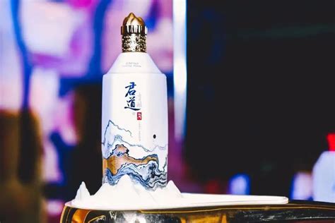上海贵酒入局千亿清香市场，“军圣20”一马当先重磅首发|清香|上海市|白酒_新浪新闻