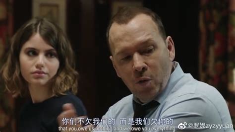 美剧《警察世家》父慈子孝的雷根家族形容父母与子女的关系。