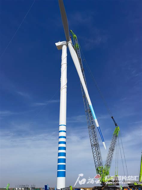 易事特集团与新疆昌吉国投合作10万千瓦风电项目首台风机吊装成功 - 脉脉