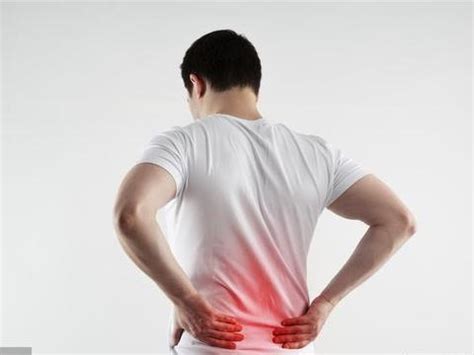 男人“腰疼”多半是肾在“喊疼”？二者有什么区别？4点来说明|药酒|腰痛_新浪新闻