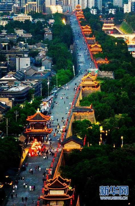 南京，这座城市蕴藏着深厚的文化底蕴，古朴而灵动，文艺又浪漫